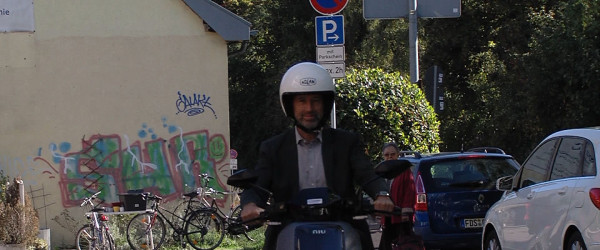 Boris Palmer auf einem E-Roller (Quelle: RIK)